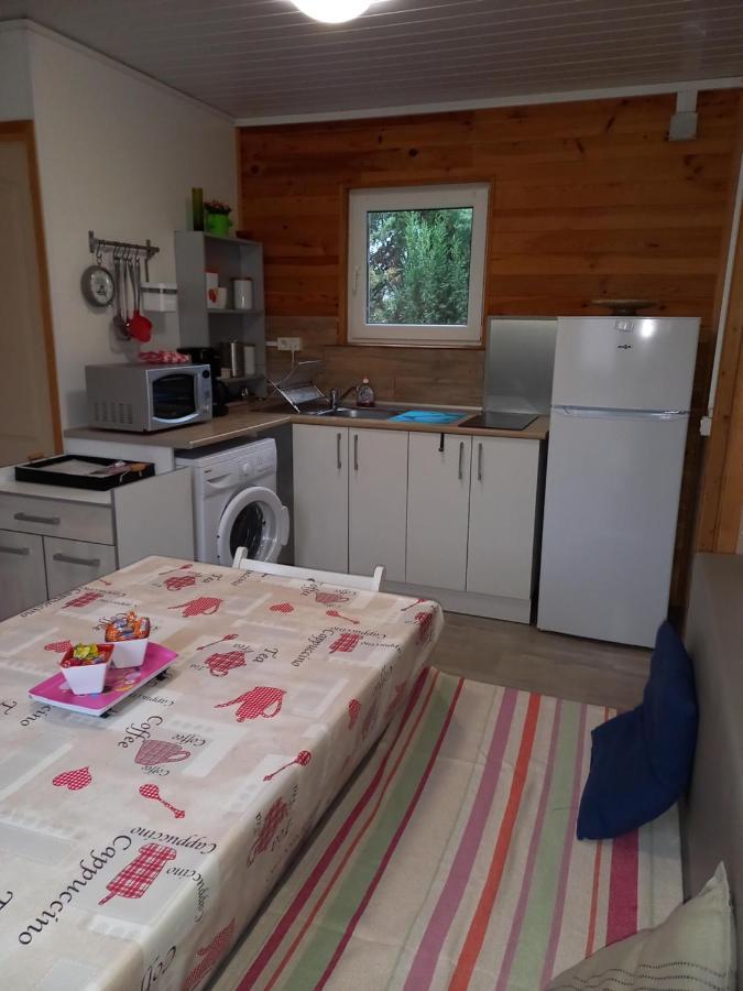 Chalet 4 Personnes Montolieu Екстер'єр фото