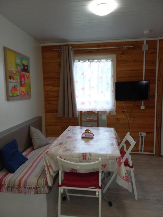 Chalet 4 Personnes Montolieu Екстер'єр фото